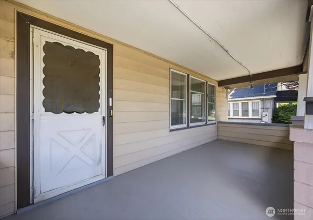 Photo 3 of Sale Pending at 615 Pleasant St, Walla Walla, WA 99362 | MLS# NWM2553010 | Listing updated on 2026-09-25