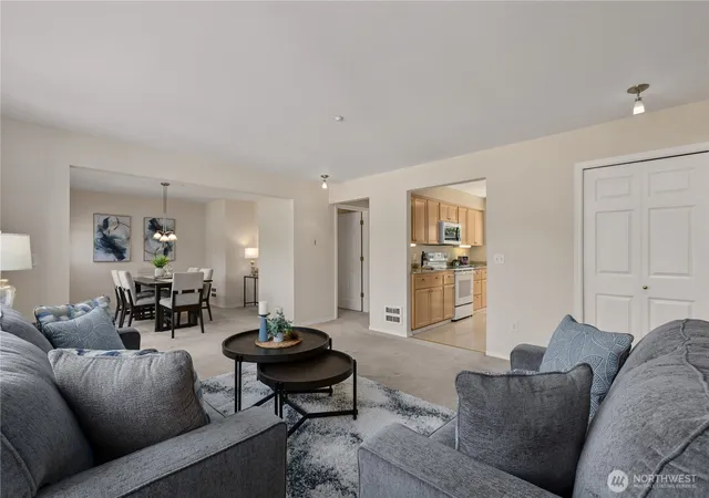 Photo 4 of Condo for sale at 4437 Providence Point Pl SE #2631, Issaquah, WA 98029 | MLS# NWM2553031 | Listing updated on 2026-09-22