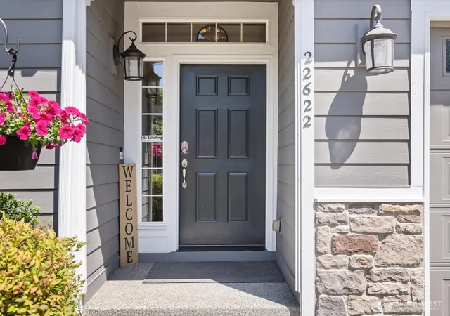 Photo 3 of Single family home for sale at 22622 Se 271st Street, Maple Valley, WA 98038 | MLS# NWM2553032 | Listing updated on 2026-09-30