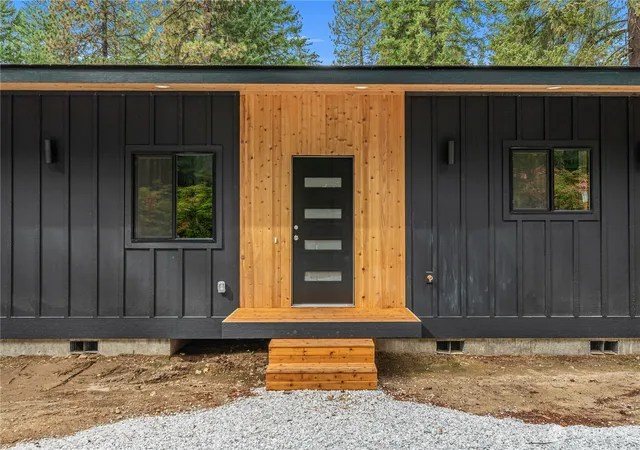 Photo 3 of Single family home for sale at 22401 Shetland Rd, Leavenworth, WA 98826 | MLS# NWM2553071 | Listing updated on 2026-09-26
