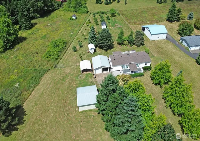 Single family home for sale at 106 Maulwee Dr, Silver Creek, WA 98585 | MLS# NWM2553089