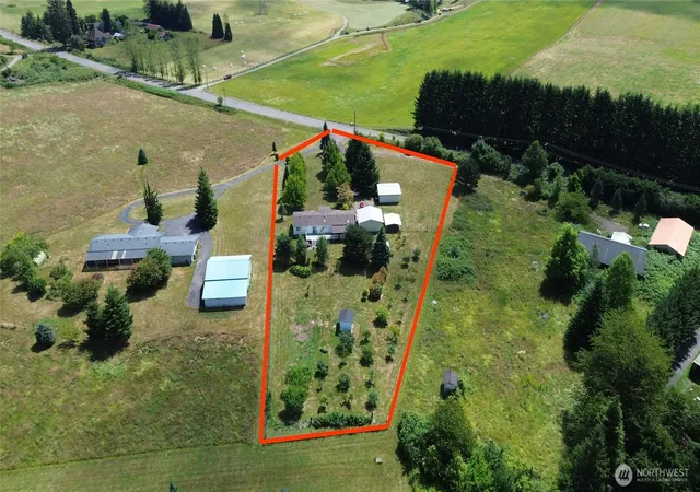 Photo 3 of Single family home for sale at 106 Maulwee Dr, Silver Creek, WA 98585 | MLS# NWM2553089 | Listing updated on 2026-09-22
