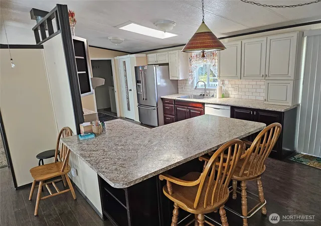 Photo 4 of Single family home for sale at 106 Maulwee Dr, Silver Creek, WA 98585 | MLS# NWM2553089 | Listing updated on 2026-09-22