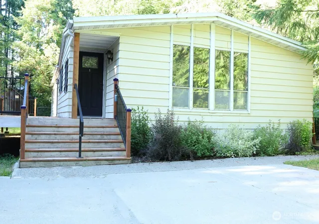 Photo 2 of Manufactured home for sale at 1924 Elger Bay Rd, Camano Island, WA 98282 | MLS# NWM2553104 | Listing updated on 2026-09-22
