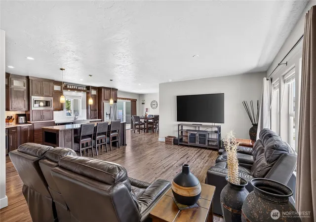 Photo 3 of Manufactured home for sale at 203 Moon River View Sw, Mattawa, WA 99349 | MLS# NWM2553109 | Listing updated on 2026-10-02