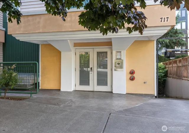 Photo 2 of Condo for sale at 717 E Denny Way #3A, Seattle, WA 98122 | MLS# NWM2553147 | Listing updated on 2026-09-22
