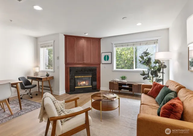 Photo 4 of Condo for sale at 717 E Denny Way #3A, Seattle, WA 98122 | MLS# NWM2553147 | Listing updated on 2026-09-22
