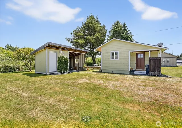 Photo 3 of Single family home for sale at 58 Oyehut Rd, Hoquiam, WA 98550 | MLS# NWM2553155 | Listing updated on 2026-09-22