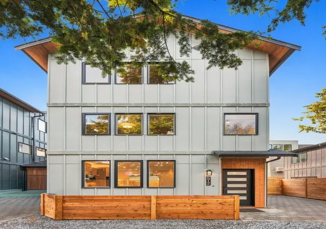 Photo 2 of Single family home for sale at 512 N 92nd Street, Seattle, WA 98103 | MLS# NWM2553175 | Listing updated on 2026-10-28
