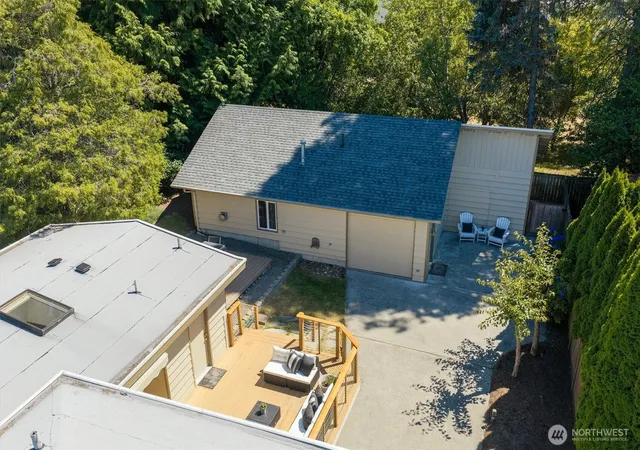 Photo 2 of Single family home for sale at 1925 Sw 167th Street, Burien, WA 98166 | MLS# NWM2553180 | Listing updated on 2026-09-28