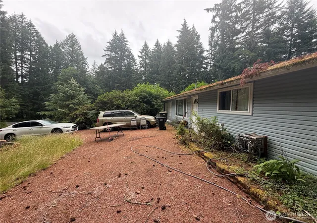 Photo 3 of Sale Pending at 7637 Kittiwake Dr SE, Olympia, WA 98513 | MLS# NWM2553183 | Listing updated on 2026-07-14
