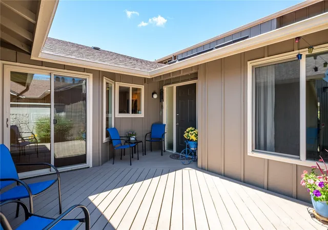 Photo 2 of Condo for sale at 575 Peardale Ln #11, Longview, WA 98632 | MLS# NWM2553200 | Listing updated on 2026-09-22