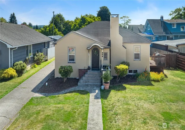 Photo 1 of Single family home for sale at 808 N Thornton St, Aberdeen, WA 98520 | MLS# NWM2553219 | Listing updated on 2026-09-22