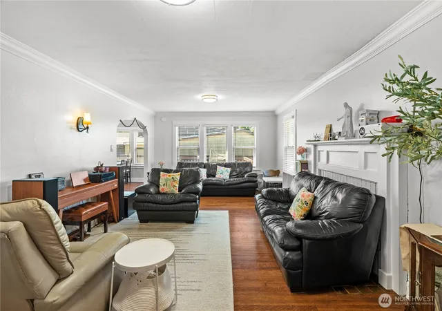 Photo 3 of Single family home for sale at 808 N Thornton St, Aberdeen, WA 98520 | MLS# NWM2553219 | Listing updated on 2026-09-22