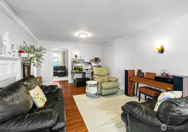 Photo 3 of Single family home for sale at 808 N Thornton St, Aberdeen, WA 98520 | MLS# NWM2553219 | Listing updated on 2026-09-22