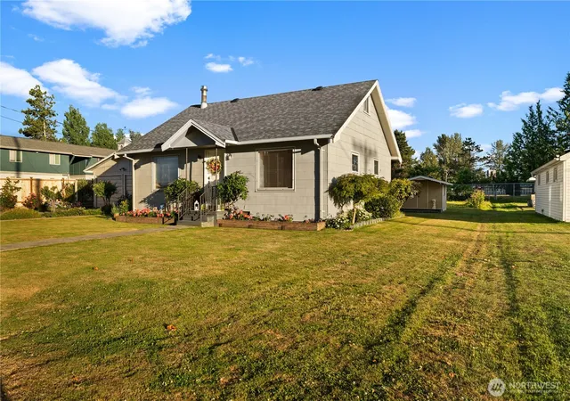 Photo 3 of Single family home for sale at 5528 23rd Street E, Fife, WA 98424 | MLS# NWM2553231 | Listing updated on 2026-09-22
