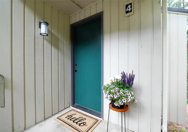 Photo 2 of Townhouse for sale at 3517 109th Place Ne #4, Bellevue, WA 98004 | MLS# NWM2553238 | Listing updated on 2026-09-27