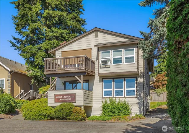 Photo 2 of Sale Pending at 822 6th Street S, Kirkland, WA 98033 | MLS# NWM2553246 | Listing updated on 2026-09-25