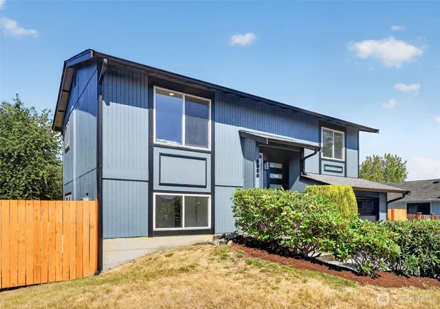 Photo 3 of Single family home for sale at 3936 N Defiance St, Tacoma, WA 98407 | MLS# NWM2553275 | Listing updated on 2026-09-22