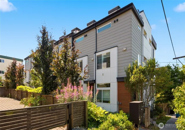 Photo 2 of Sale Pending at 333 N 90th Street, Seattle, WA 98103 | MLS# NWM2553284 | Listing updated on 2026-09-30