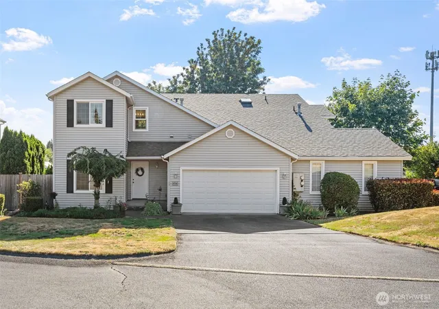 Townhouse for sale at 6714 109th Street Ct E, Puyallup, WA 98373 | MLS# NWM2553297