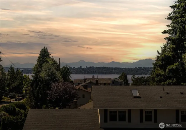 Photo 2 of Single family home for sale at 10602 Ne 60th Street, Kirkland, WA 98033 | MLS# NWM2553331 | Listing updated on 2026-10-02