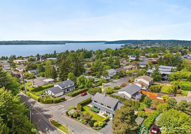Photo 3 of Single family home for sale at 10602 Ne 60th Street, Kirkland, WA 98033 | MLS# NWM2553331 | Listing updated on 2026-10-02