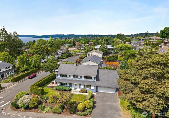 Photo 3 of Single family home for sale at 10602 NE 60th Street, Kirkland, WA 98033 | MLS# NWM2553331 | Listing updated on 2026-10-02