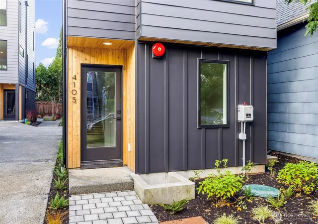 Photo 3 of Townhouse for sale at 4105 25th Avenue Sw, Seattle, WA 98106 | MLS# NWM2553372 | Listing updated on 2026-10-09