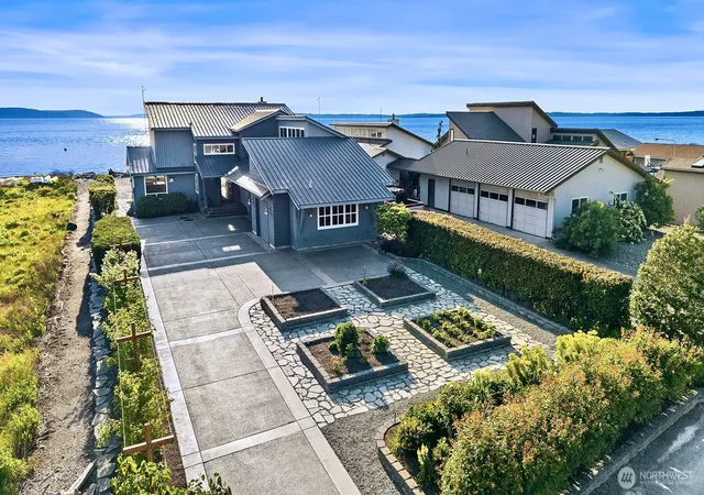 Photo 3 of Single family home for sale at 309 Seascape Dr, Camano Island, WA 98282 | MLS# NWM2553398 | Listing updated on 2026-09-22