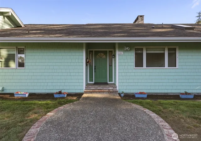 Photo 2 of Single family home for sale at 32 Thompson Ln, Elma, WA 98541 | MLS# NWM2553411 | Listing updated on 2026-09-22