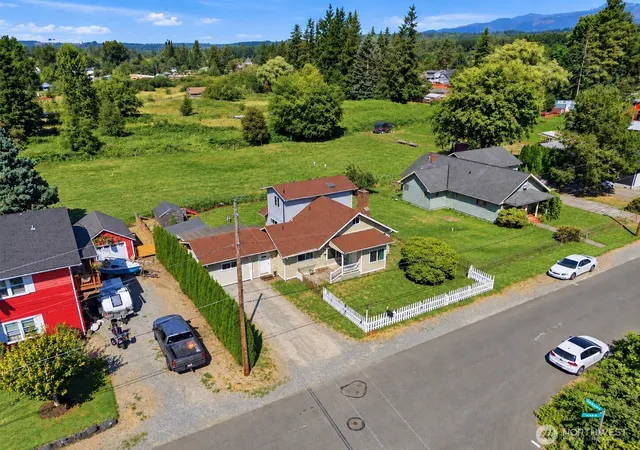 Photo 2 of Single family home for sale at 38200 Southeast 85th, Snoqualmie, WA 98065 | MLS# NWM2553415 | Listing updated on 2026-10-22