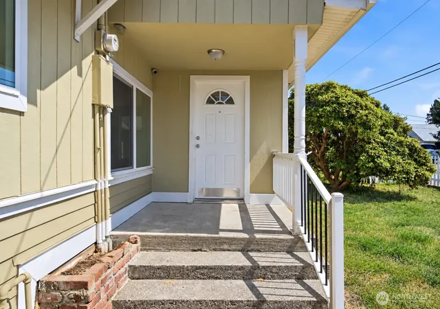 Photo 3 of Single family home for sale at 38200 Southeast 85th, Snoqualmie, WA 98065 | MLS# NWM2553415 | Listing updated on 2026-09-27