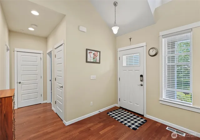 Photo 3 of Sale Pending at 2978 Martin Pl, Dupont, WA 98327 | MLS# NWM2553420 | Listing updated on 2026-09-30