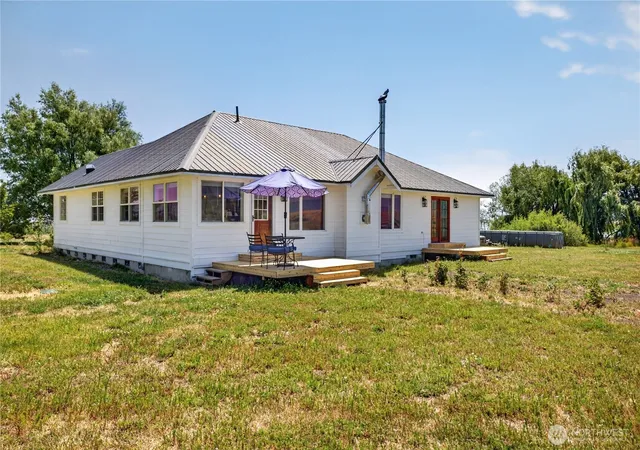 Photo 3 of Single family home for sale at 430 Back Country Dr, Ellensburg, WA 98926 | MLS# NWM2553424 | Listing updated on 2026-09-18