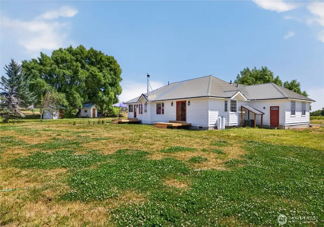 Photo 4 of Single family home for sale at 430 Back Country Dr, Ellensburg, WA 98926 | MLS# NWM2553424 | Listing updated on 2026-09-18