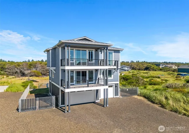 Photo 1 of Single family home for sale at 412 Dune Crst Dr, Westport, WA 98595 | MLS# NWM2553457 | Listing updated on 2026-09-22