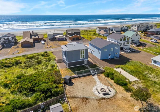Photo 3 of Single family home for sale at 412 Dune Crst Dr, Westport, WA 98595 | MLS# NWM2553457 | Listing updated on 2026-09-22