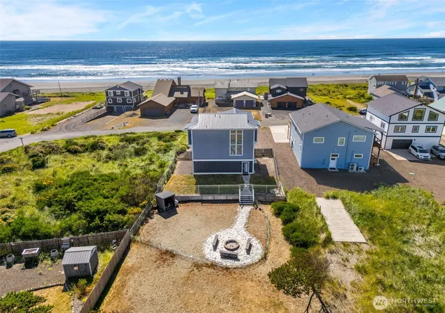Photo 3 of Single family home for sale at 412 Dune Crst Dr, Westport, WA 98595 | MLS# NWM2553457 | Listing updated on 2026-09-22