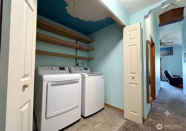 Photo 3 of Single family home for sale at 2745 NE Westshore Dr, Moses Lake, WA 98837 | MLS# NWM2553458 | Listing updated on 2026-09-22
