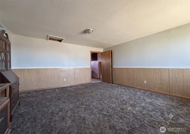 Photo 4 of Single family home for sale at 2745 NE Westshore Dr, Moses Lake, WA 98837 | MLS# NWM2553458 | Listing updated on 2026-09-22