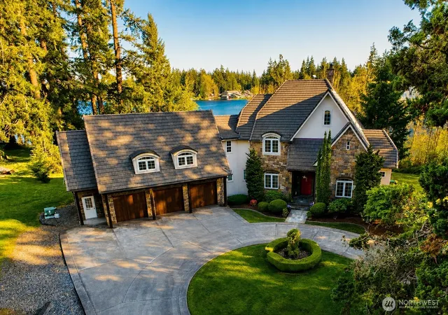 Photo 2 of Sale Pending at 1000 Creso Rd S, Spanaway, WA 98387 | MLS# NWM2553466 | Listing updated on 2026-10-01