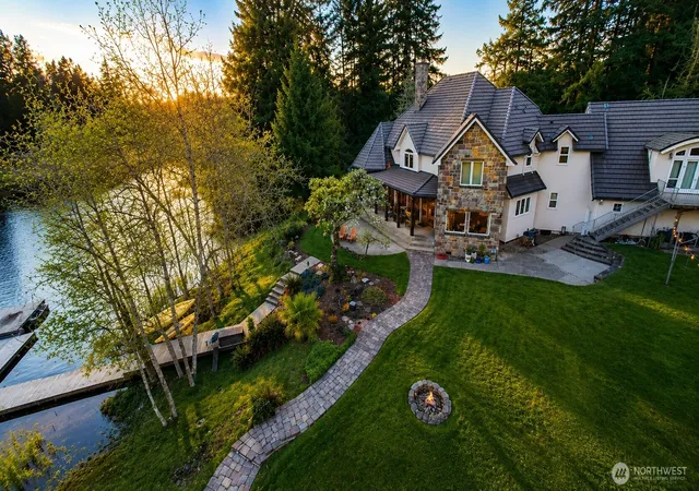 Photo 3 of Sale Pending at 1000 Creso Rd S, Spanaway, WA 98387 | MLS# NWM2553466 | Listing updated on 2026-10-01