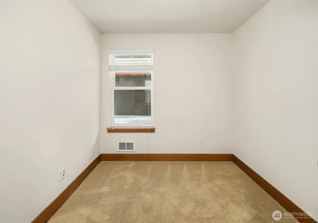 Photo 4 of Single family home for sale at 3635 Greenwood Ave N #B, Seattle, WA 98103 | MLS# NWM2553469 | Listing updated on 2026-09-29