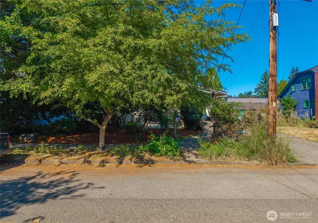 Photo 1 of Single family home for sale at 231 Central St Ne, Olympia, WA 98506 | MLS# NWM2553492 | Listing updated on 2026-09-22
