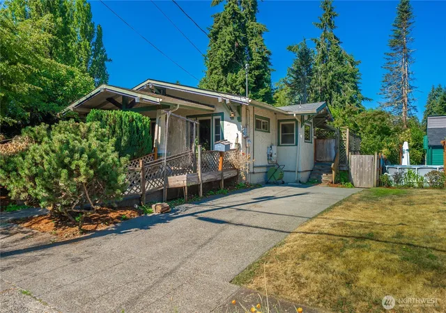 Photo 2 of Single family home for sale at 231 Central St Ne, Olympia, WA 98506 | MLS# NWM2553492 | Listing updated on 2026-09-22