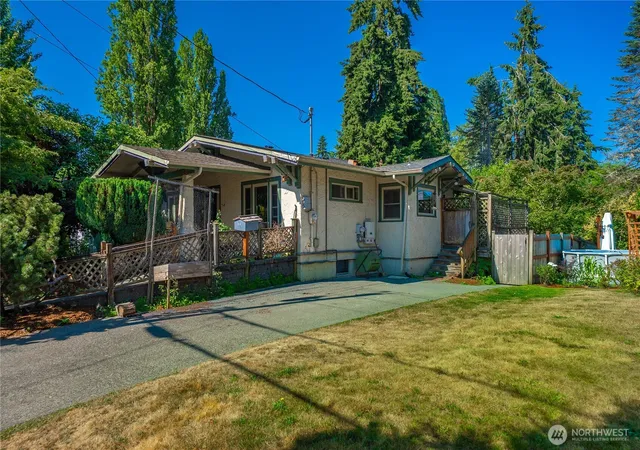 Photo 3 of Single family home for sale at 231 Central St Ne, Olympia, WA 98506 | MLS# NWM2553492 | Listing updated on 2026-09-22