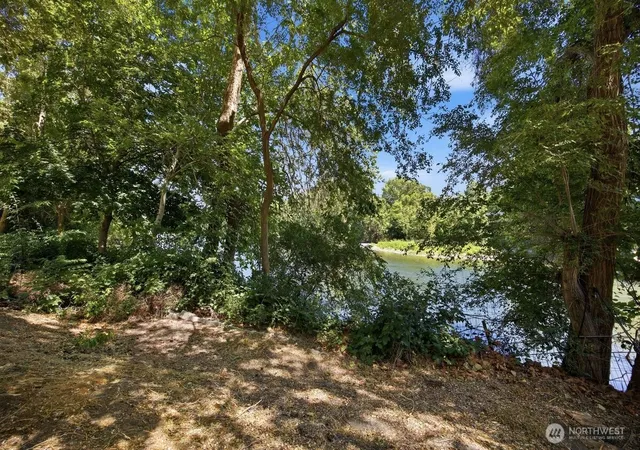 Photo 3 of Sale Pending at 76704 N Yakima River Rd, West Richland, WA 99353 | MLS# NWM2553493 | Listing updated on 2026-10-07