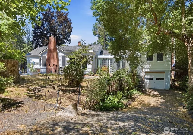 Photo 3 of Sale Pending at 76704 N Yakima River Rd, West Richland, WA 99353 | MLS# NWM2553493 | Listing updated on 2026-10-07