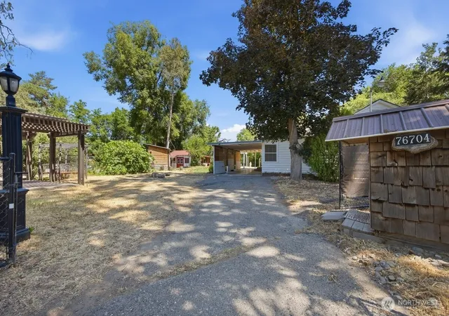Photo 4 of Sale Pending at 76704 N Yakima River Rd, West Richland, WA 99353 | MLS# NWM2553493 | Listing updated on 2026-10-07